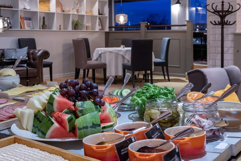 First Hotel Stadt Härnösand Ресторант снимка